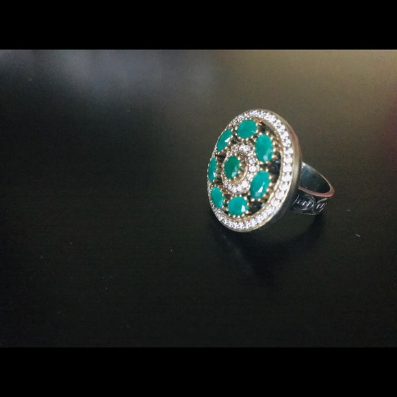 Emerald Ring - Picture 5 of 6